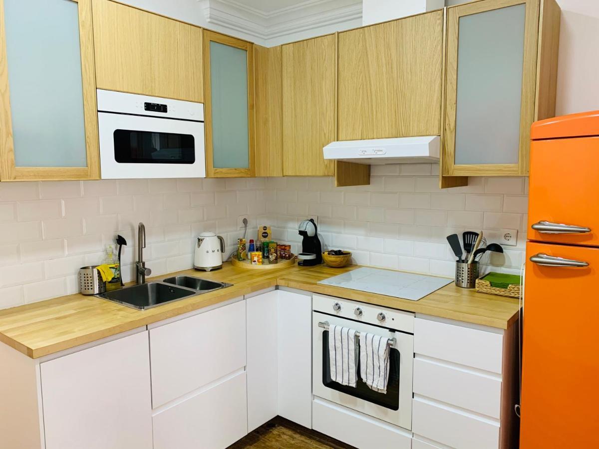 Spacious 1 Bedroom With A Parking Spot In Chiado Appartement